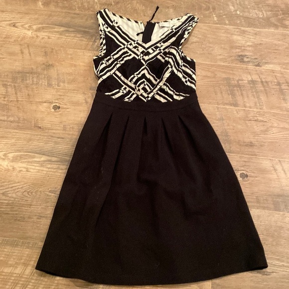 ANTHROPOLOGIE Women’s Black and White Dress Size 2 - Picture 1 of 5